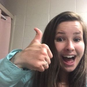 Meet your Posher, Claire